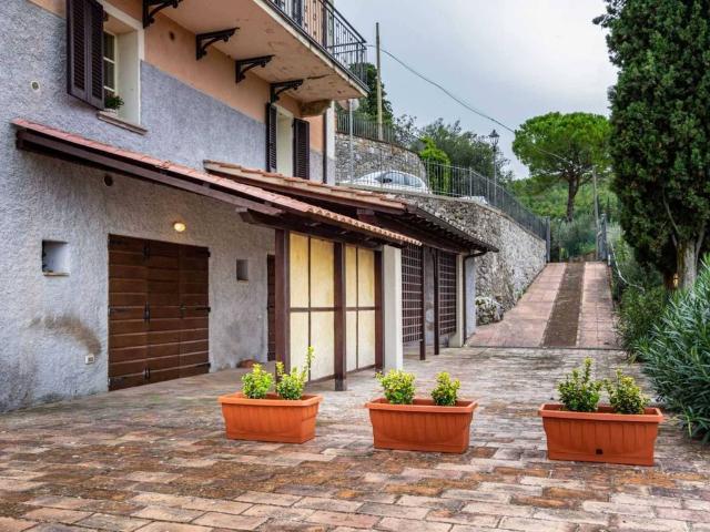 Villa Indipendente in vendita a Corciano, Umbria