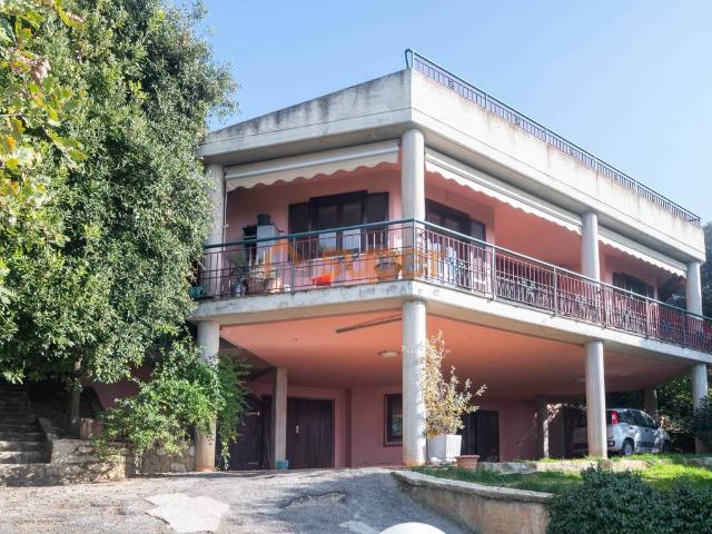 Villa Indipendente in vendita a Chiugiana, Corciano