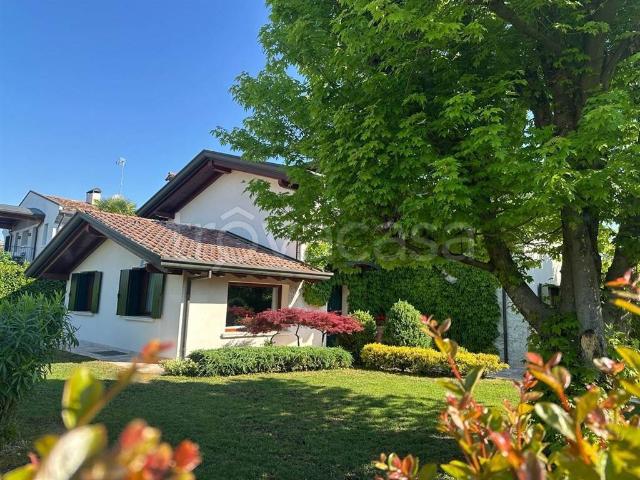 Villa Indipendente in vendita a Pordenone, Friuli-Venezia Giulia