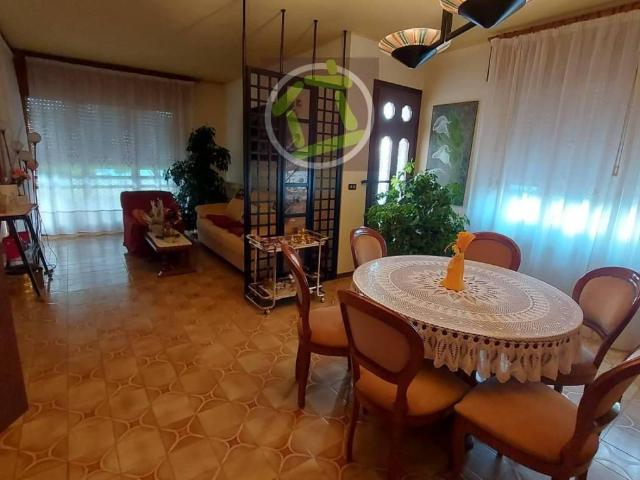 Villa Indipendente in vendita a Nogaredo, Cordenons