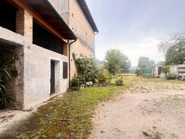 Villa Indipendente in vendita a Sclavons, Cordenons