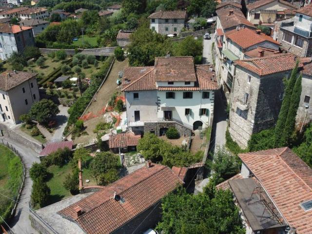 Villa Indipendente in vendita a Unione dei comuni Media Valle del Serchio, Coreglia Antelminelli