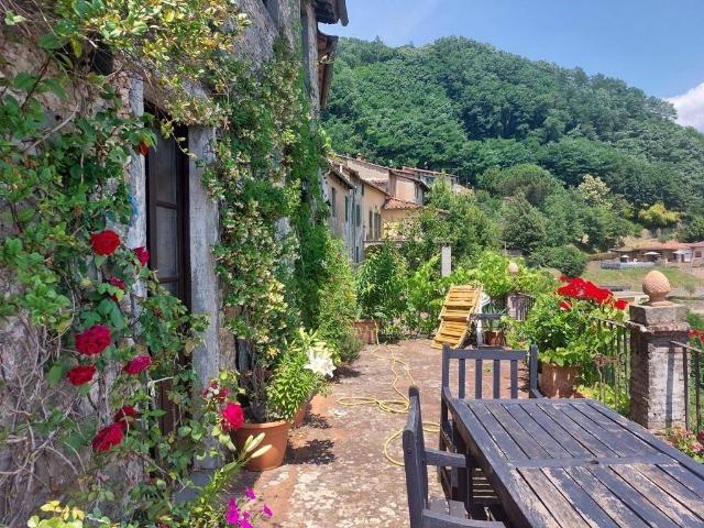 Villa Indipendente in vendita a Unione dei comuni Media Valle del Serchio, Coreglia Antelminelli