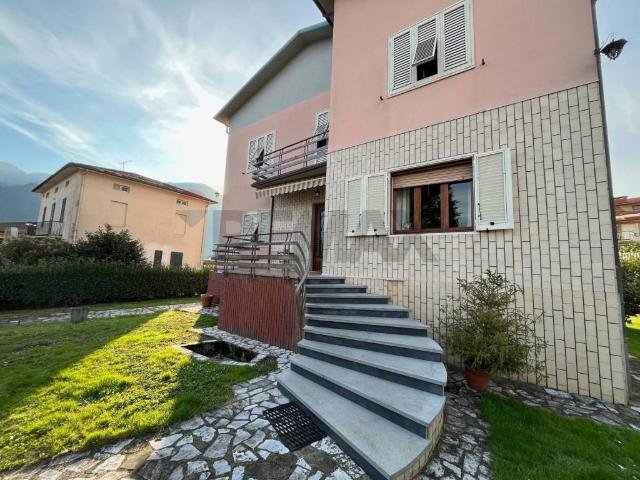 Villa Indipendente in vendita a Unione dei comuni Media Valle del Serchio, Coreglia Antelminelli