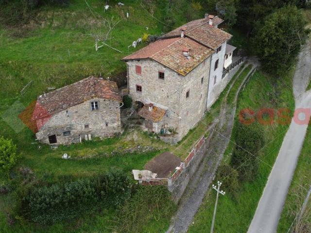 Villa Indipendente in vendita a Unione dei comuni Media Valle del Serchio, Coreglia Antelminelli