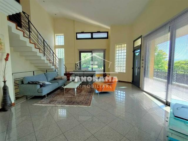 Villa Indipendente in vendita a Coriano, Reggio Emilia
