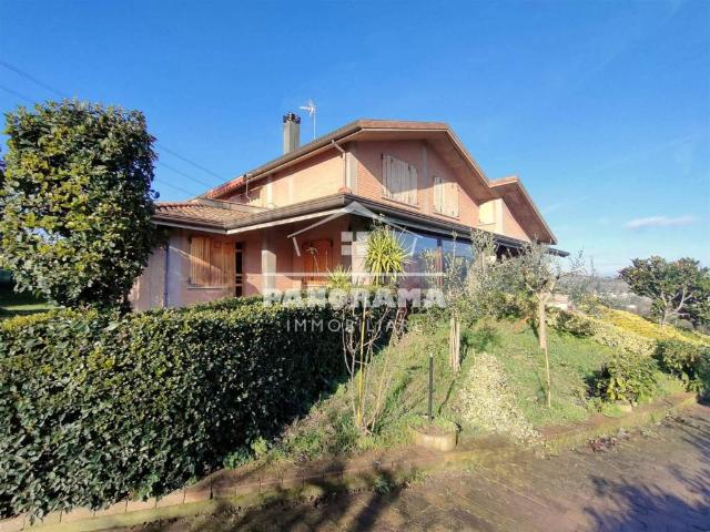 Villa Indipendente in vendita a Coriano, Reggio Emilia