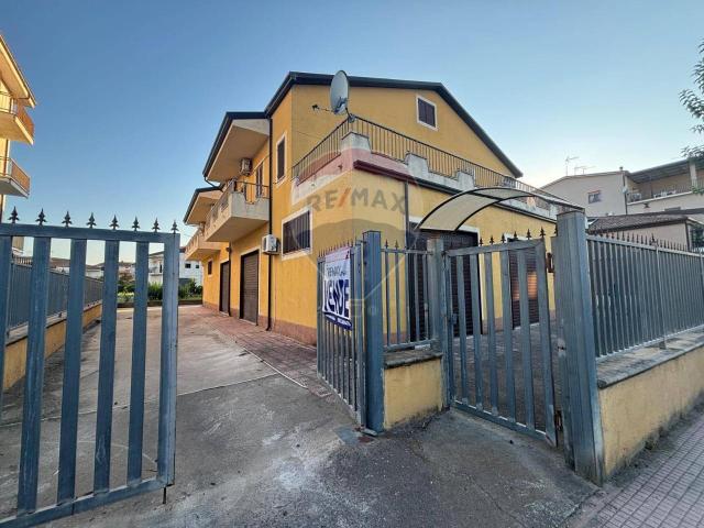 Villa Indipendente in vendita a Corigliano-Rossano, Calabria