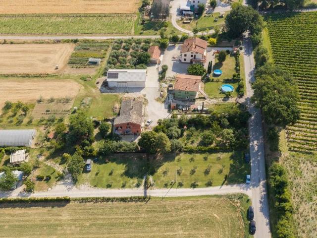 Villa Indipendente in vendita a Madonna del Piano, Marche