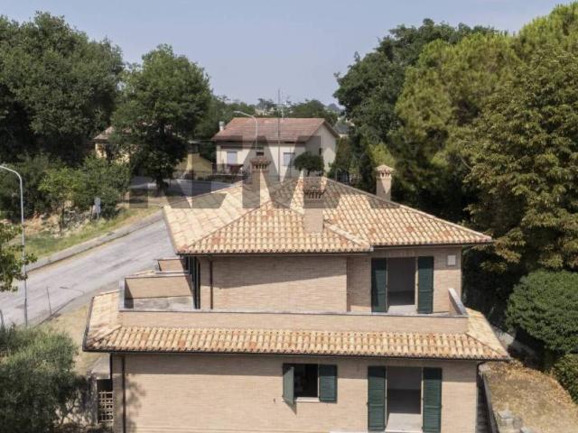 Villa Indipendente in vendita a Corinaldo, Ancona