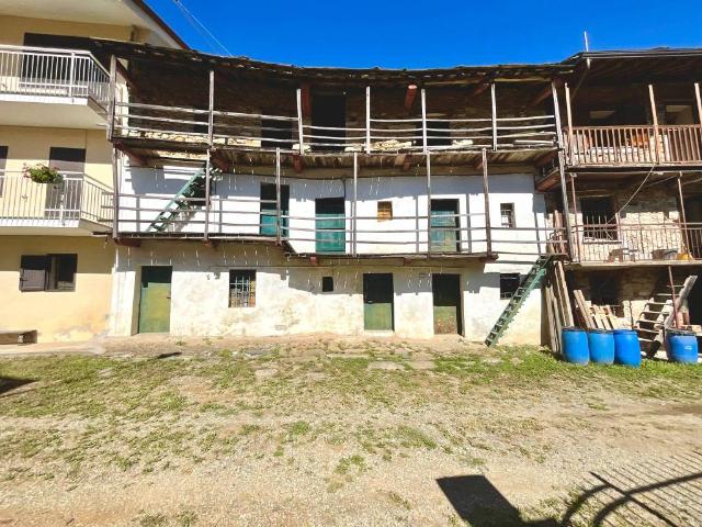 Villa Indipendente in vendita a Unione Montana di Comuni delle Valli di Lanzo, Ceronda e Casternone, Piemonte