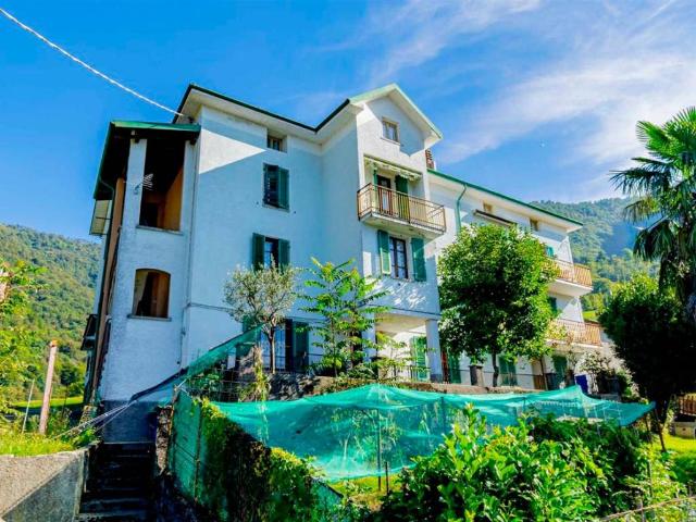 Villa Indipendente in vendita a Corna Imagna, Lombardia