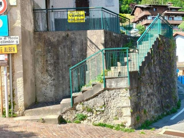 Villa Indipendente in vendita a Comunità Montana della Valle Brembana, Cornalba