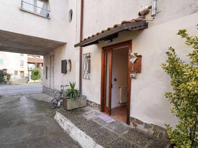 Villa Indipendente in vendita a Cornate D'adda, Lombardia