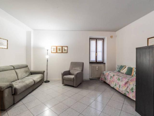 Villa Indipendente in vendita a Cornate D'adda, Lombardia