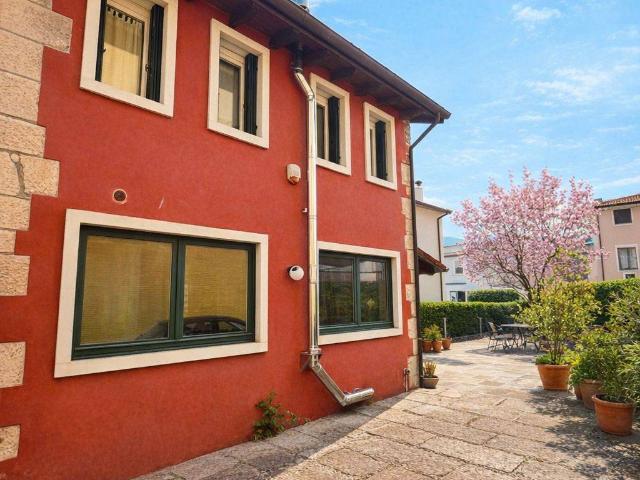 Villa Indipendente in vendita a Rocchi, Cornedo Vicentino