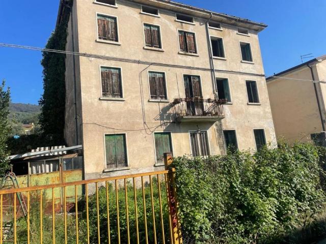 Villa Indipendente in vendita a Rocchi, Cornedo Vicentino