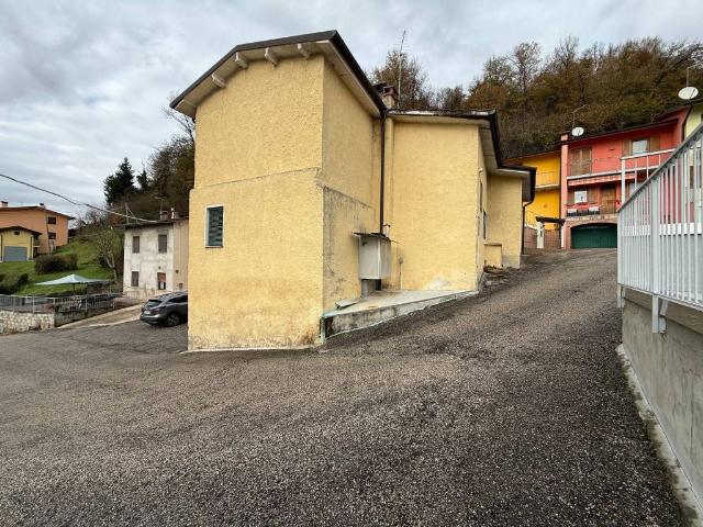 Villa Indipendente in vendita a Cornedo Vicentino, Veneto