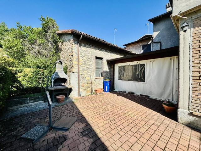 Villa Indipendente in vendita a Corniglio, Reggio Emilia