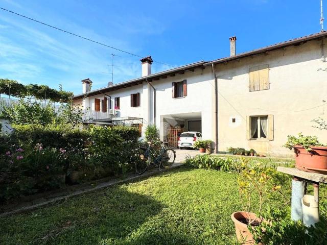 Villa Indipendente in vendita a Corno Di Rosazzo, Friuli-Venezia Giulia