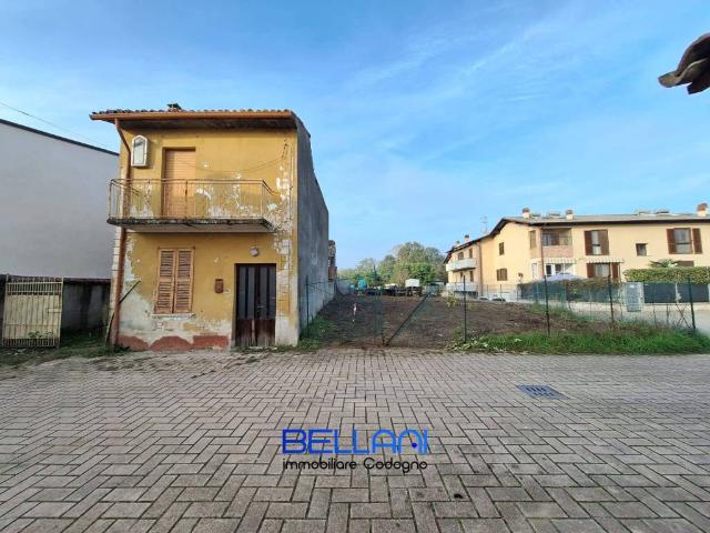 Villa Indipendente in vendita a Corno Giovine, Lombardia
