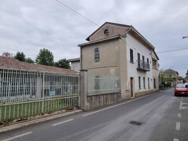 Villa Indipendente in vendita a Corno Giovine, Lombardia