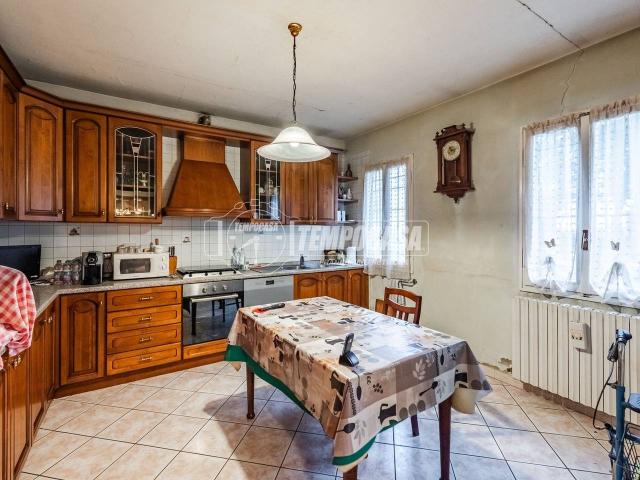 Villa Indipendente in vendita a Pianura Reggiana, Re