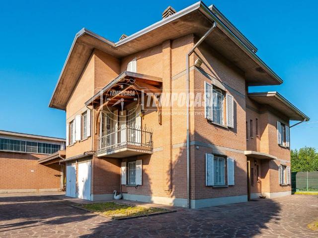 Villa Indipendente in vendita a Pianura Reggiana, Re