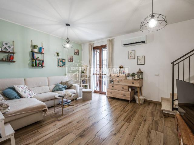 Villa Indipendente in vendita a Pianura Reggiana, Re
