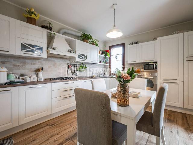 Villa Indipendente in vendita a Pianura Reggiana, Re