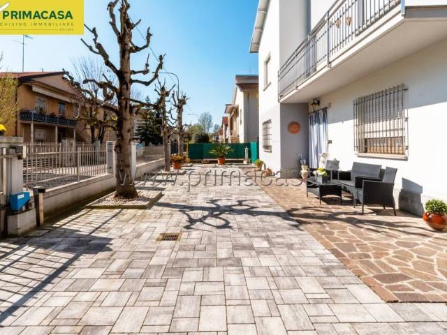 Villa Indipendente in vendita a Pianura Reggiana, Re