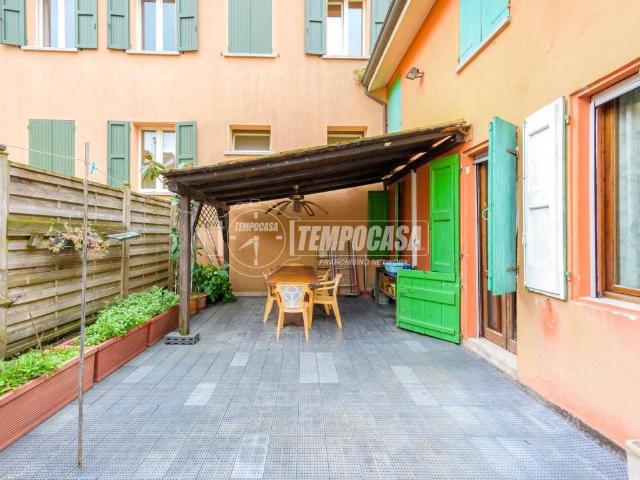 Villa Indipendente in vendita a Pianura Reggiana, Re