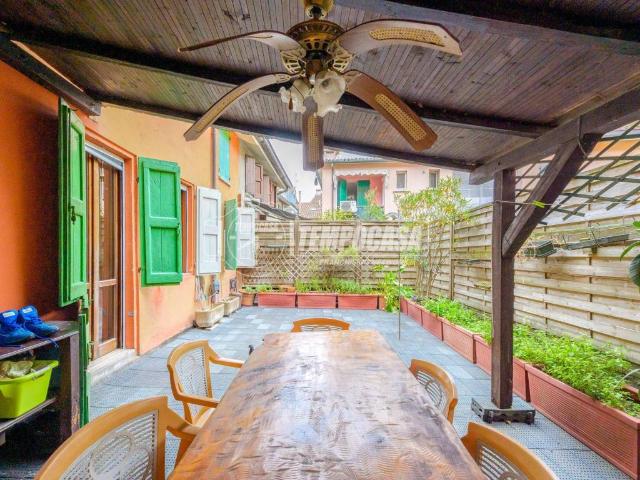 Villa Indipendente in vendita a Pianura Reggiana, Re