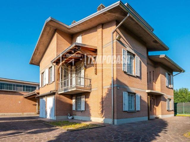 Villa Indipendente in vendita a Pianura Reggiana, Re