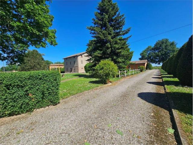 Villa Indipendente in vendita a Pianura Reggiana, Re