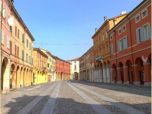 Villa Indipendente in vendita a Pianura Reggiana, Re