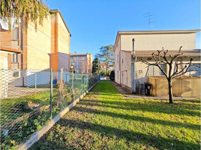 Villa Indipendente in vendita a Pianura Reggiana, Re