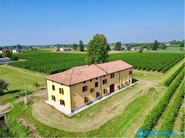 Rustico in vendita a Pianura Reggiana, Re