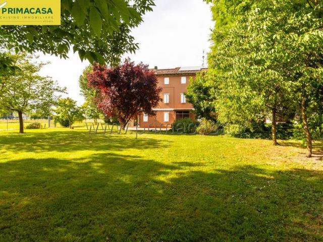 Villa Indipendente in vendita a Pianura Reggiana, Re