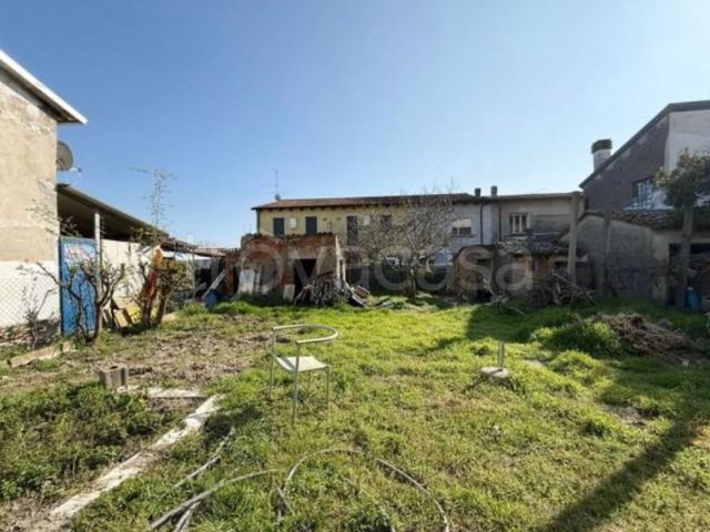 Villa Indipendente in vendita a Ostiglia, Lombardia