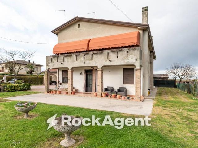 Villa Indipendente in vendita a Correzzola, Veneto