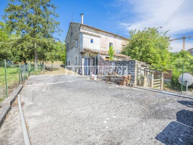 Villa Indipendente in vendita a Corridonia, Macerata