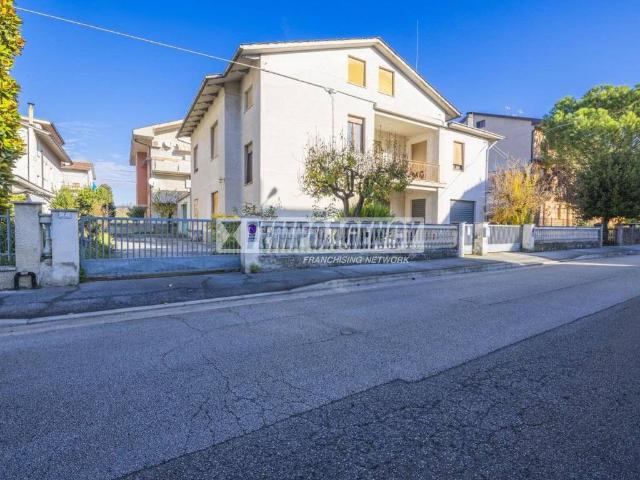 Villa Indipendente in vendita a Marche, Macerata