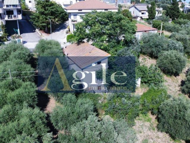 Villa Indipendente in vendita a Unione dei Comuni della Val Vibrata, Corropoli