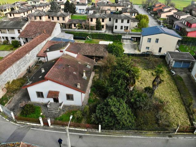 Villa Indipendente in vendita a Corte De' Frati, Lombardia