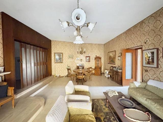 Villa Indipendente in vendita a Corte Franca, Lombardia