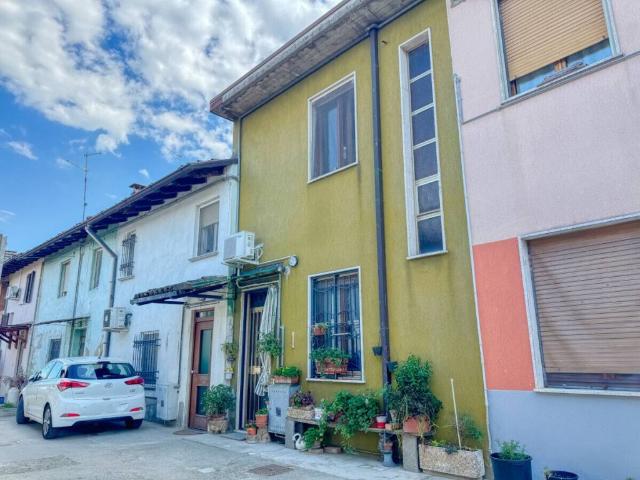 Villa Indipendente in vendita a Cadeo, Reggio Emilia