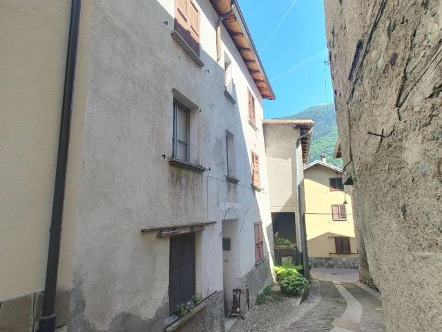 Villa Indipendente in vendita a Comunità montana della valle Camonica, Corteno Golgi