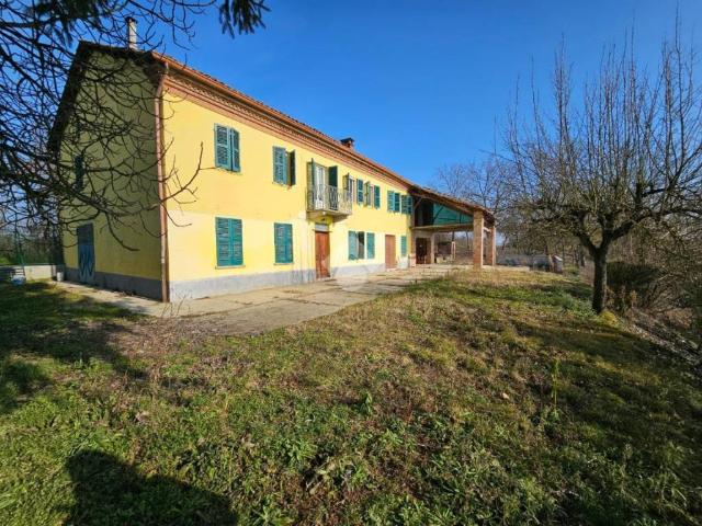 Villa Indipendente in vendita a Piemonte, Asti
