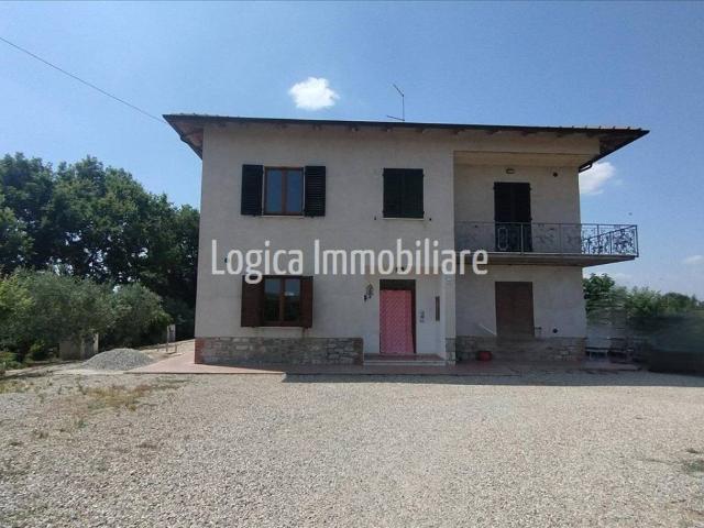 Villa Indipendente in vendita a Monsigliolo, Cortona